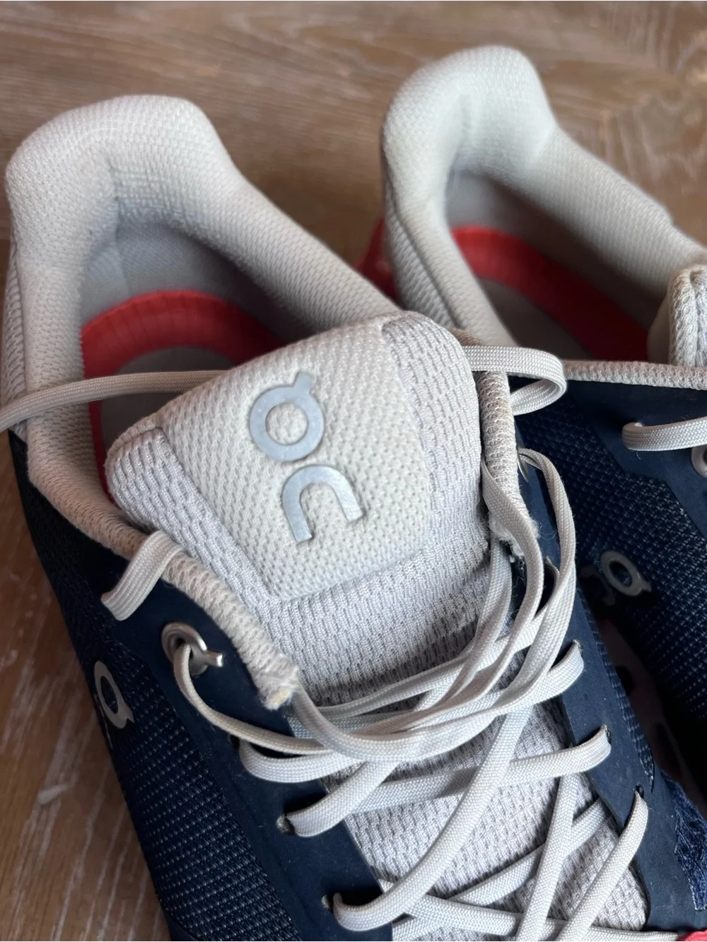 On Running Men's Navy and White Lightweight Running Sneakers Size 10.5